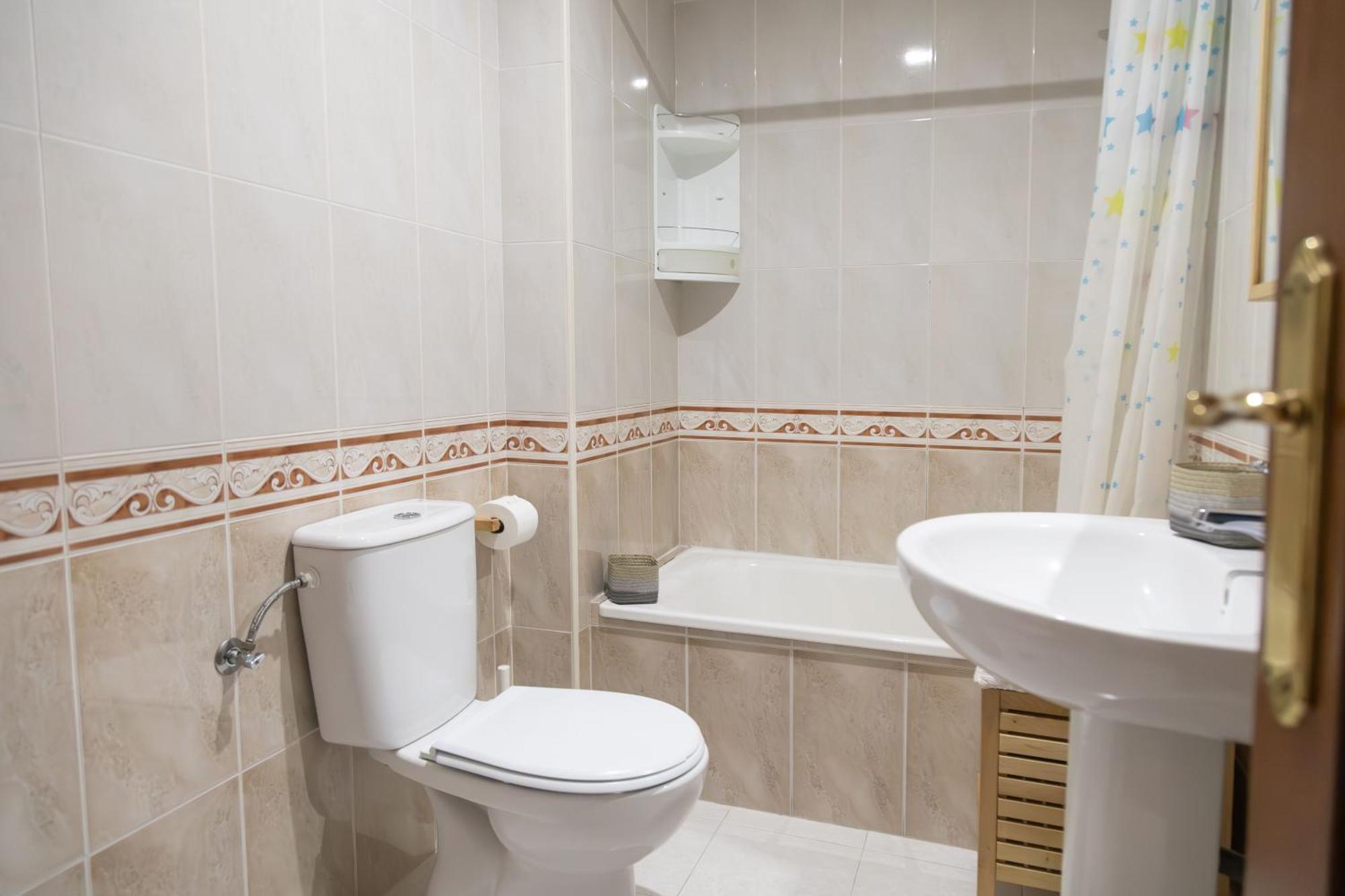 Apartamento Completo, Amplio, Muy Iluminado Y Con Plaza De Garaje Incluida. O Grove Exterior photo